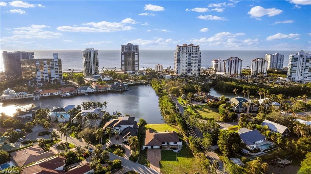 319 Pirates Bight, Naples, FL 34103-31