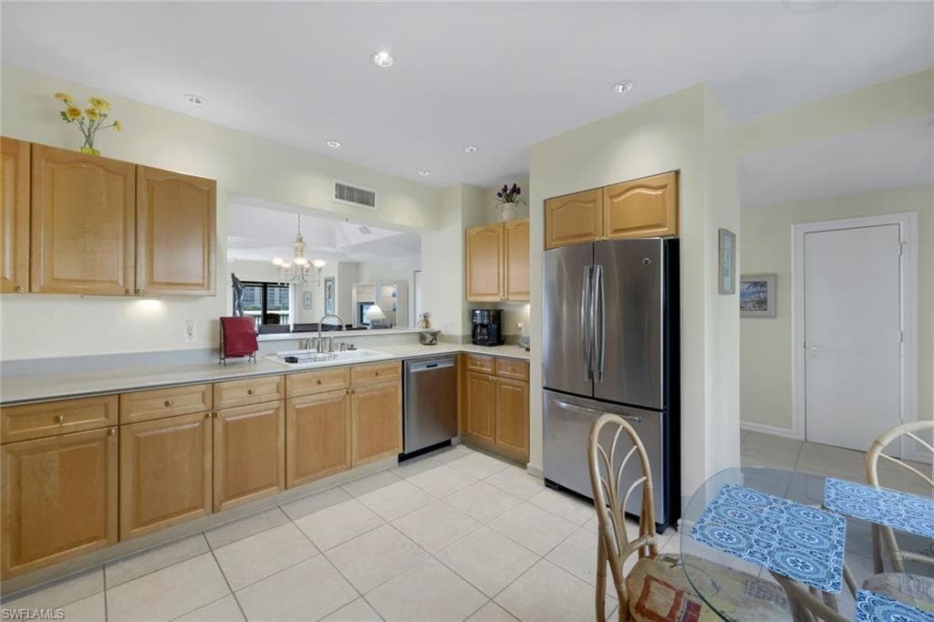 402 La Peninsula Blvd 402, Naples, FL 34113-10