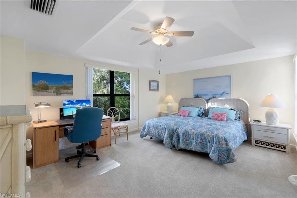 402 La Peninsula Blvd 402, Naples, FL 34113-16