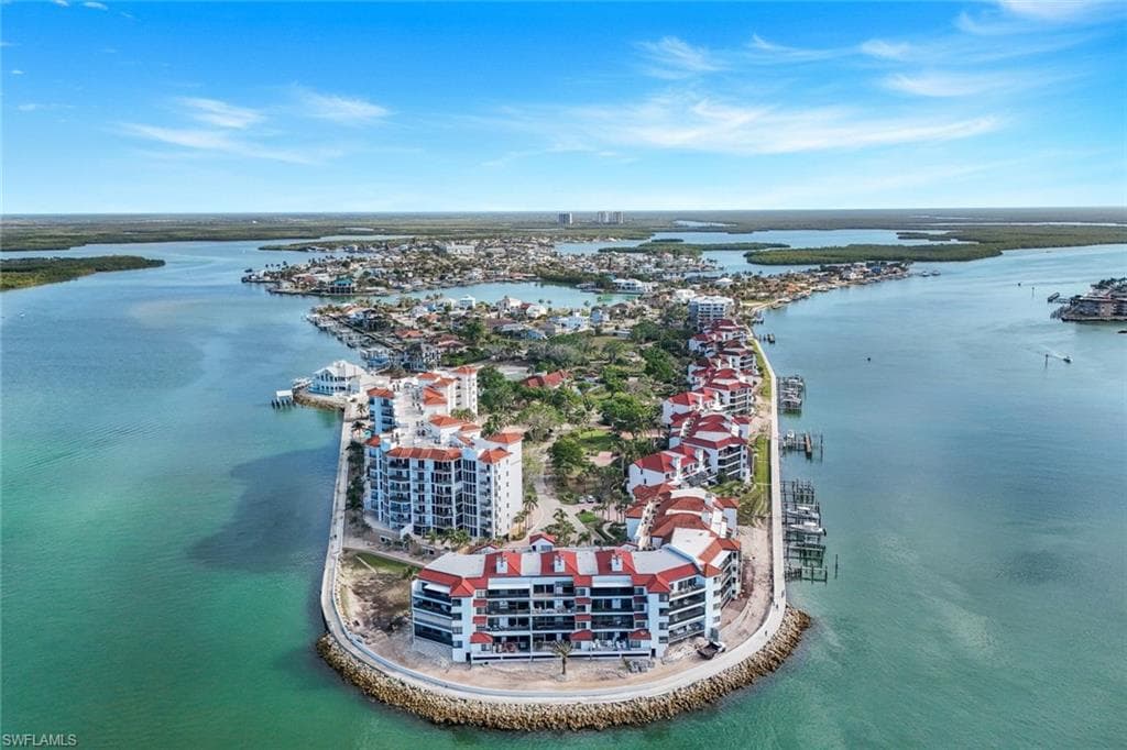 402 La Peninsula Blvd 402, Naples, FL 34113-25