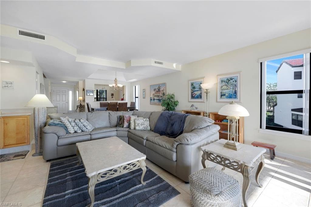 402 La Peninsula Blvd 402, Naples, FL 34113-4