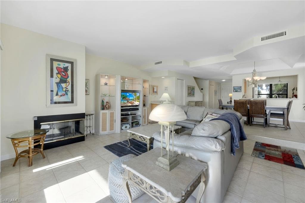 402 La Peninsula Blvd 402, Naples, FL 34113-5