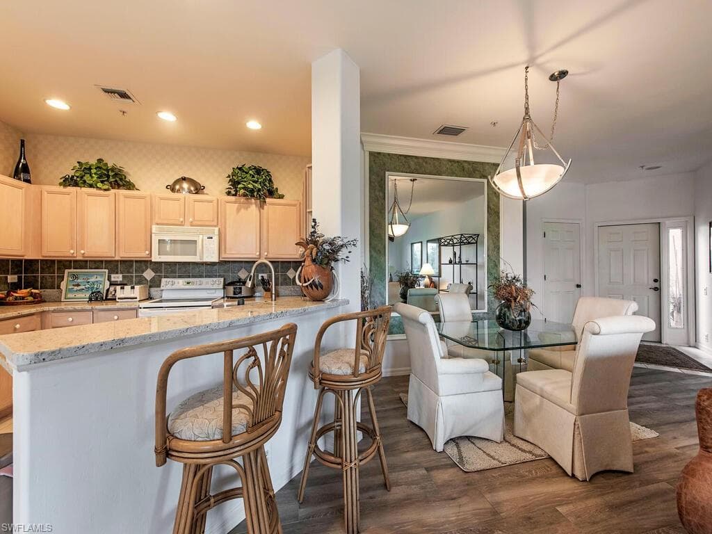 8225 Danbury Blvd E 1-102, Naples, FL 34120-9