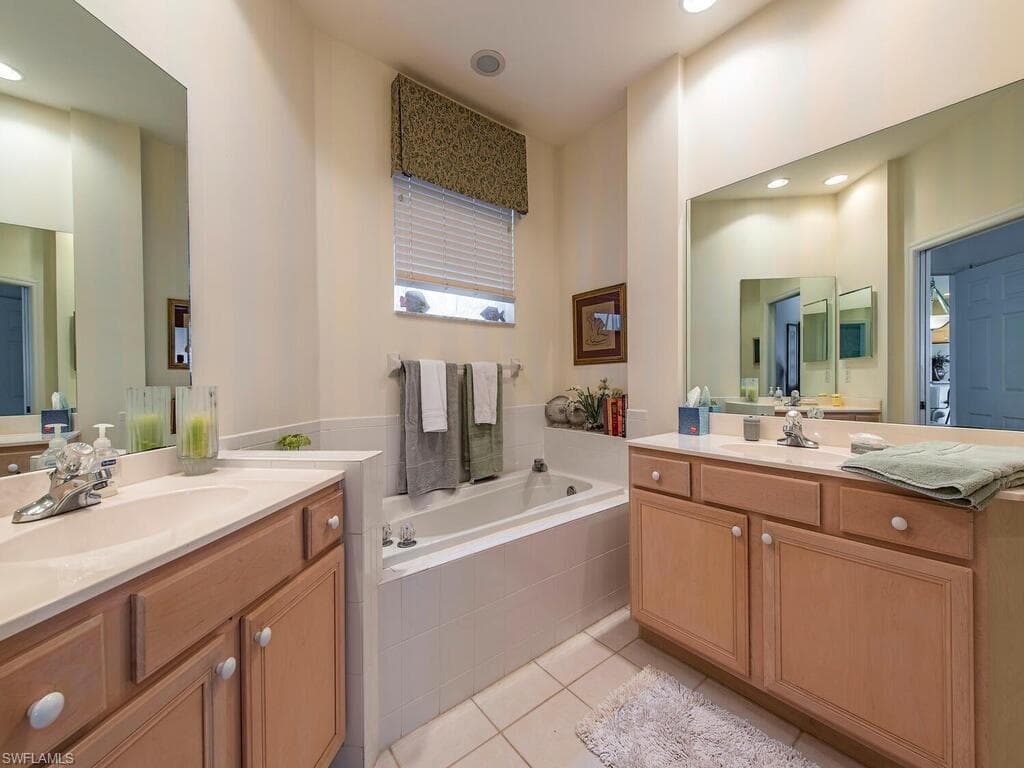 8225 Danbury Blvd E 1-102, Naples, FL 34120-11