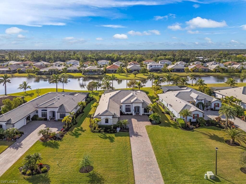 2308 Somerset Pl, Naples, FL 34120-1