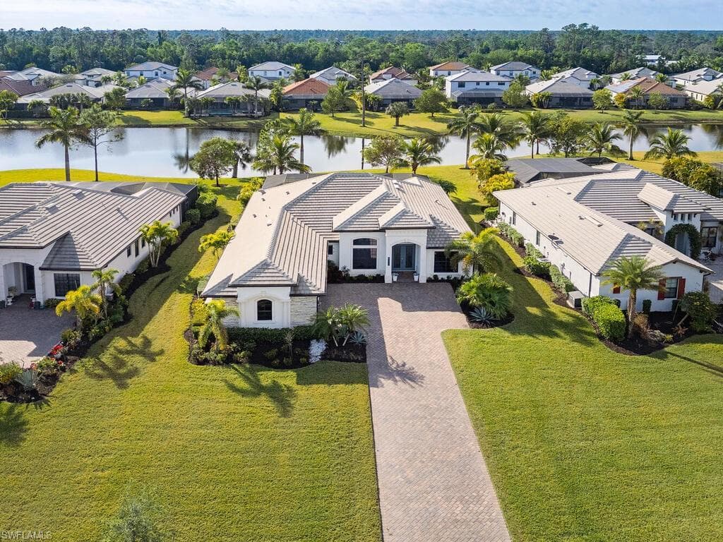 2308 Somerset Pl, Naples, FL 34120-3