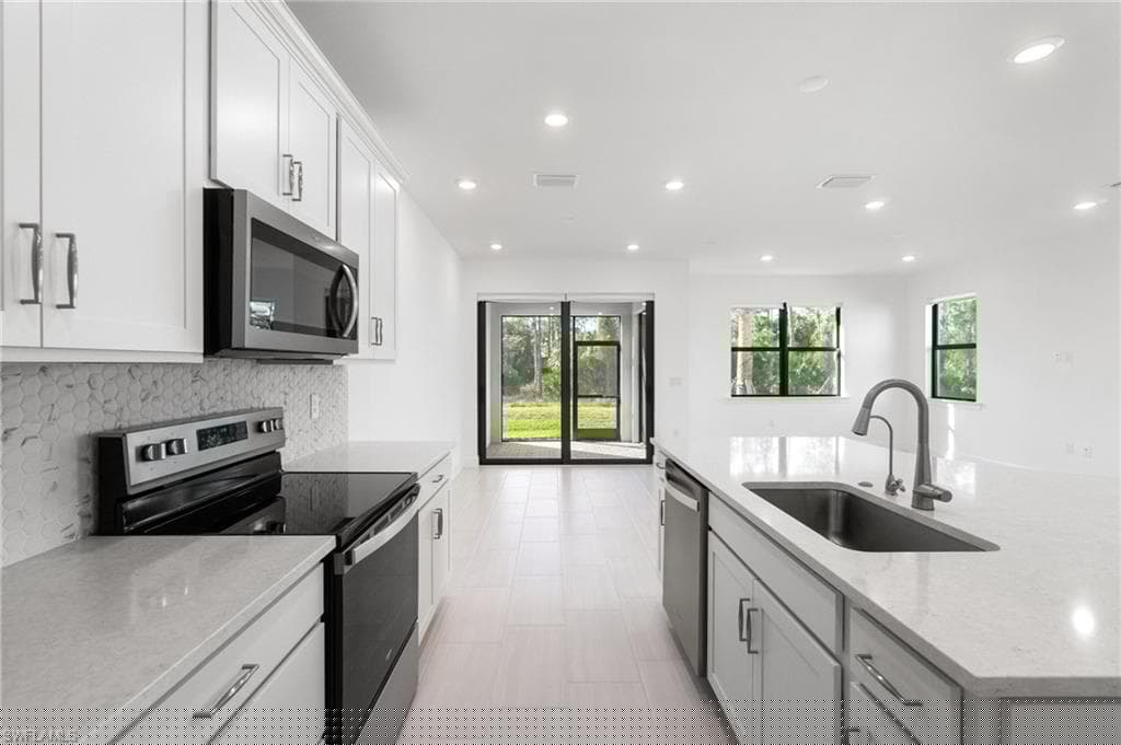 4286 Sonoma Oaks Cir, Naples, FL 34119-27
