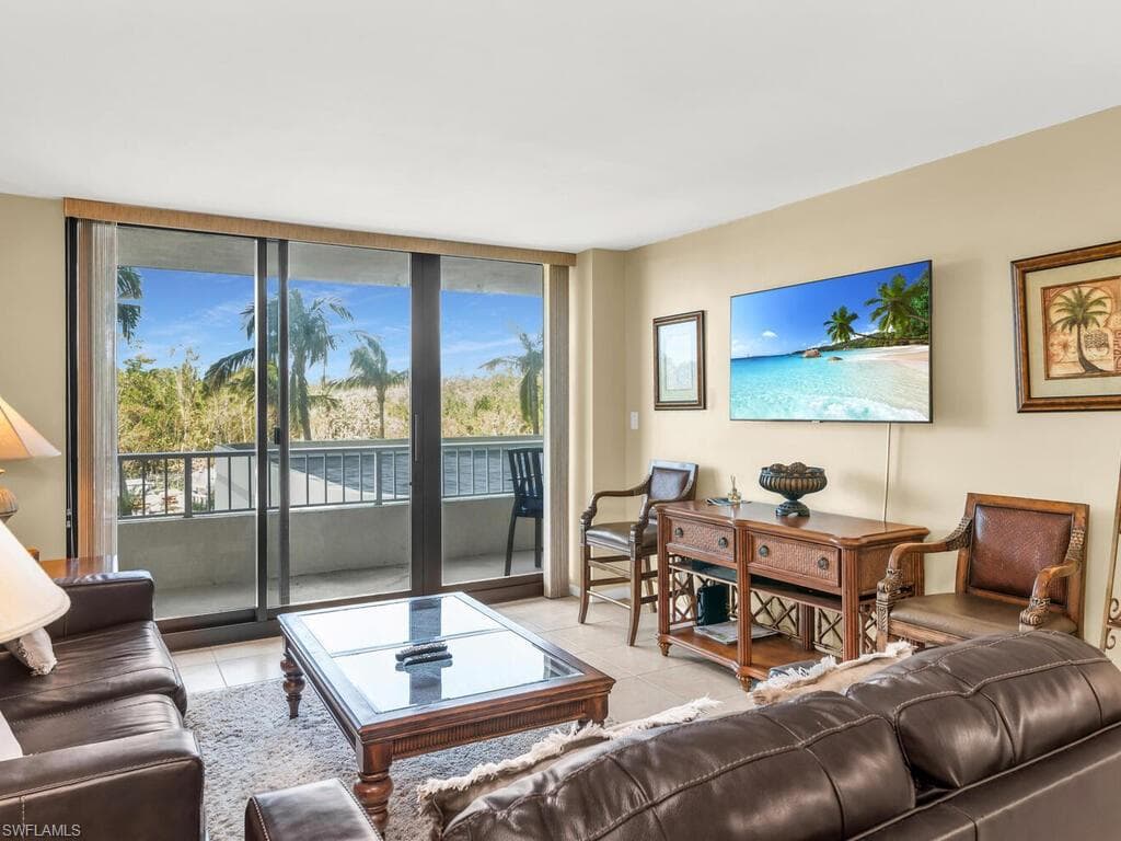 440 Seaview Ct 210, Marco Island, FL 34145-11