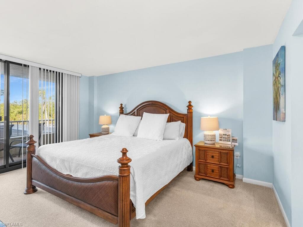 440 Seaview Ct 210, Marco Island, FL 34145-17