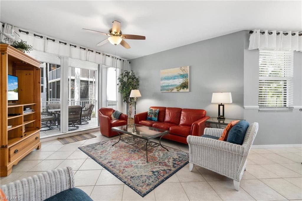 470 Launch Cir V205, Naples, FL 34108-10