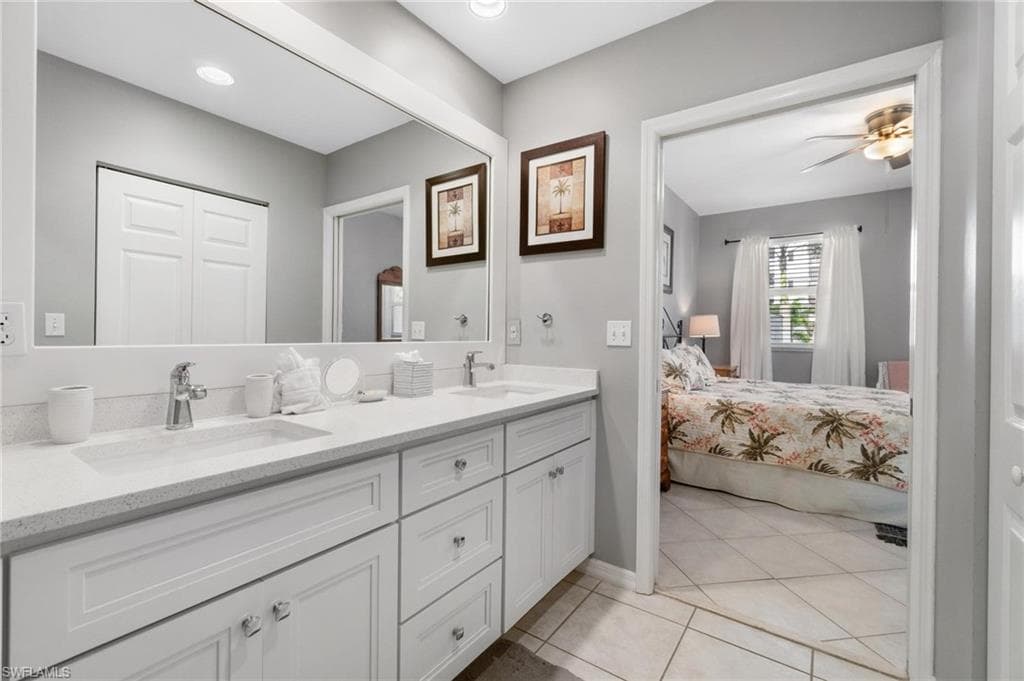 470 Launch Cir V205, Naples, FL 34108-16