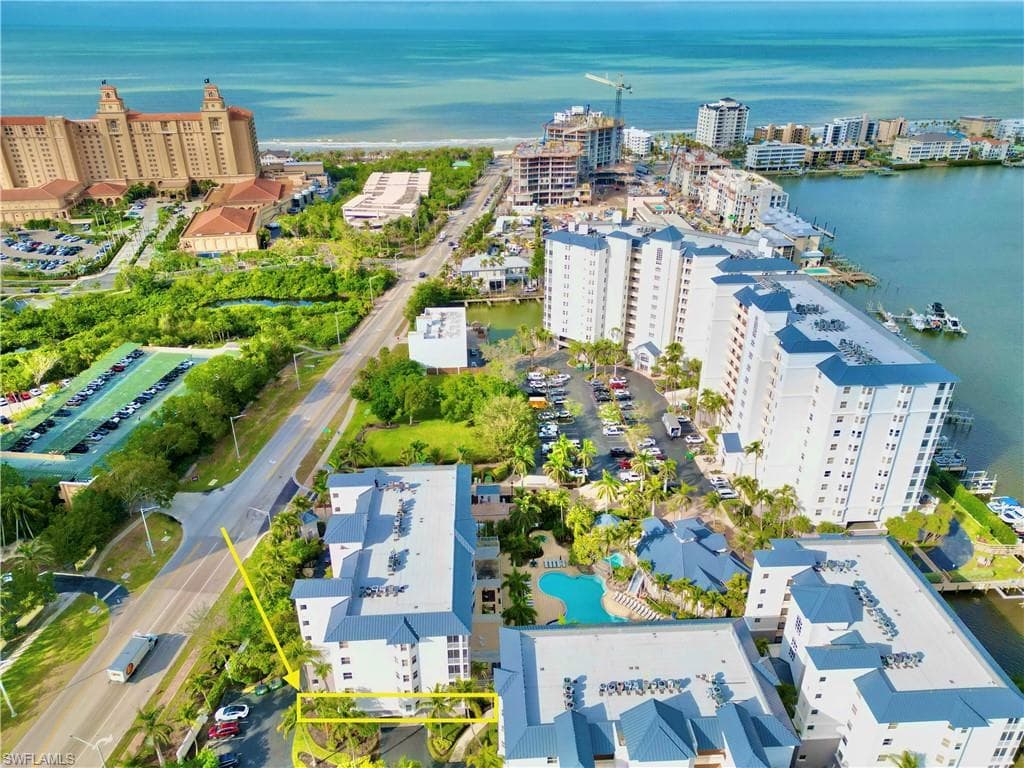 470 Launch Cir V205, Naples, FL 34108-1