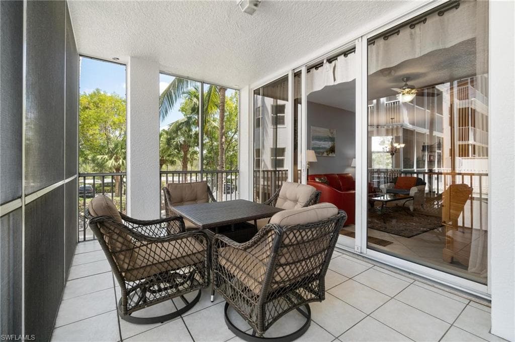470 Launch Cir V205, Naples, FL 34108-26