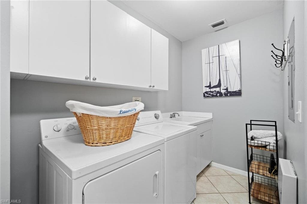470 Launch Cir V205, Naples, FL 34108-31