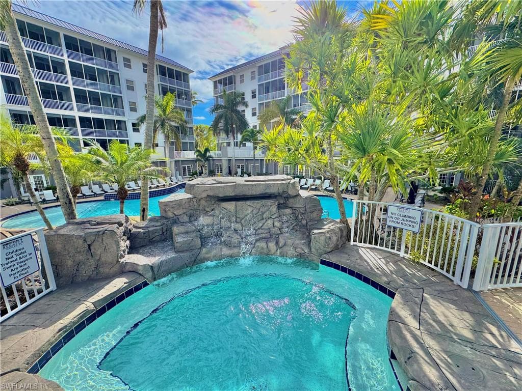 470 Launch Cir V205, Naples, FL 34108-32