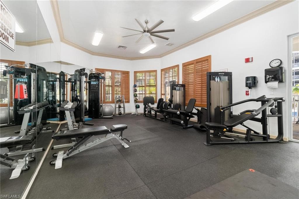 470 Launch Cir V205, Naples, FL 34108-35