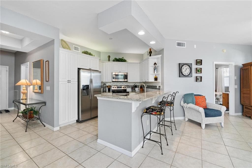 470 Launch Cir V205, Naples, FL 34108-8