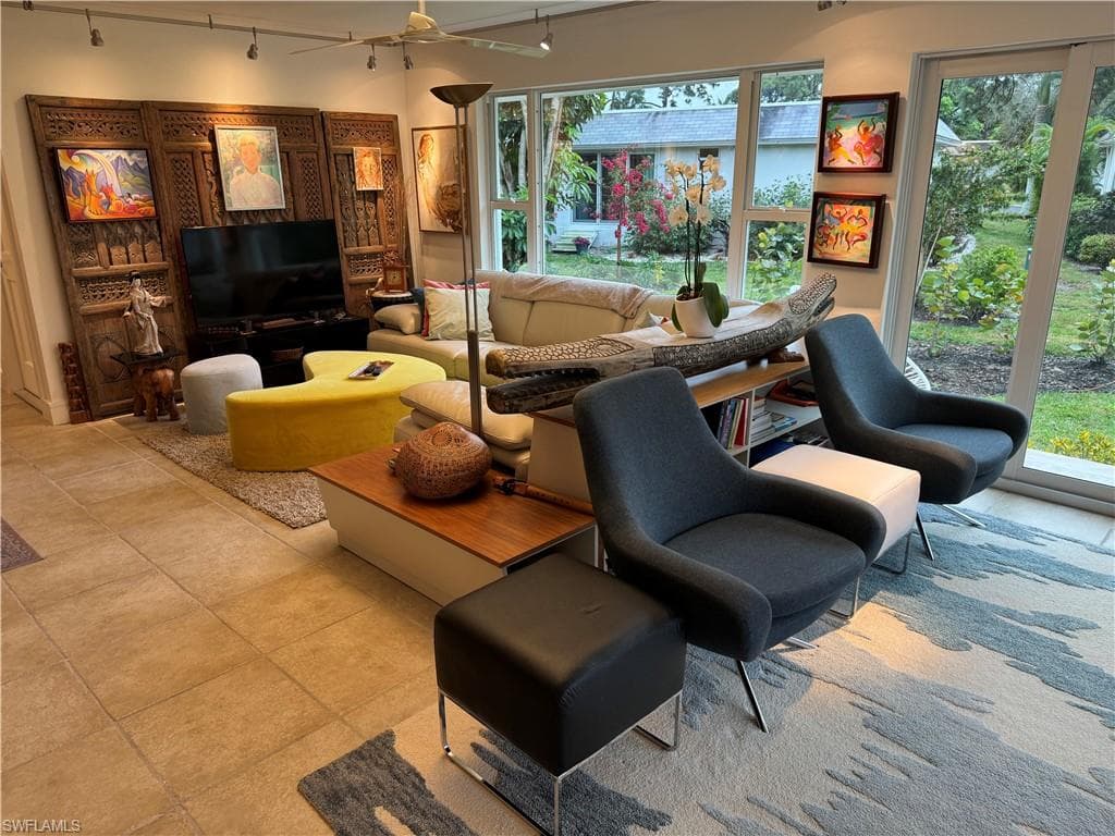 215 Lanchester Ct 44, Naples, FL 34112-11