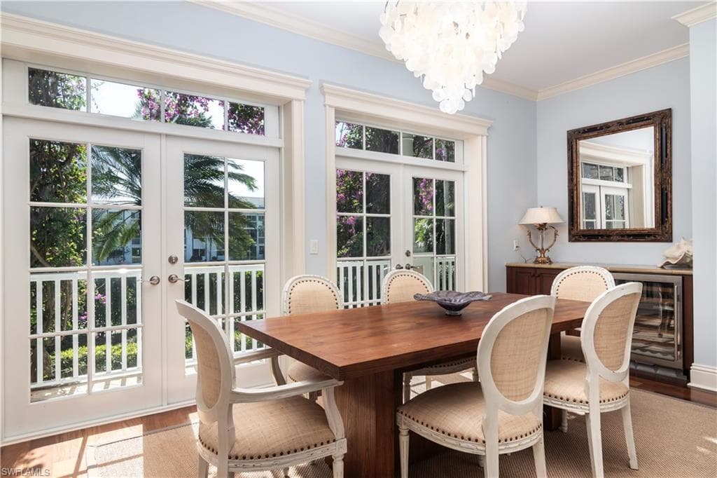 645 Broad Ave S, Naples, FL 34102-10