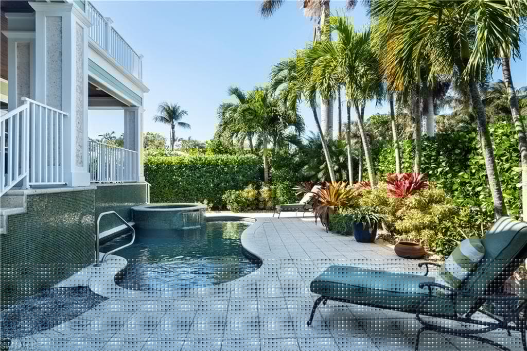 645 Broad Ave S, Naples, FL 34102-16