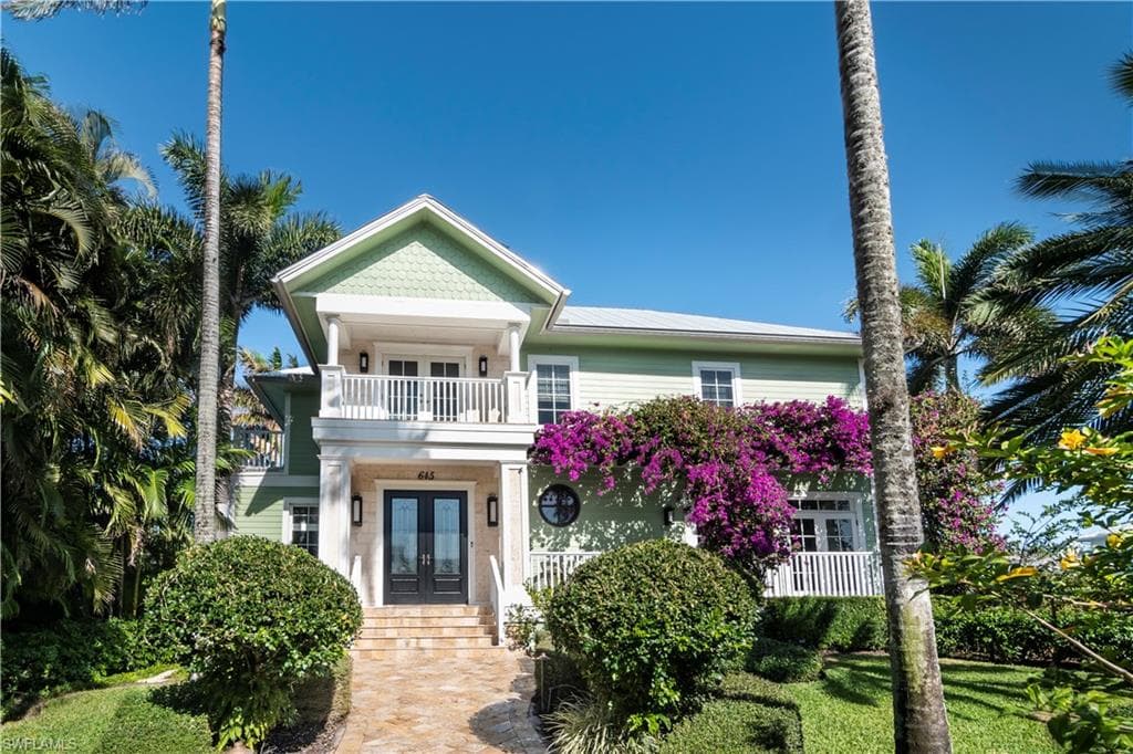 645 Broad Ave S, Naples, FL 34102-1