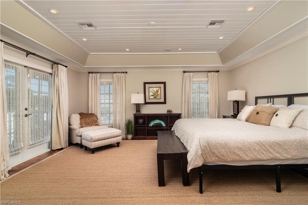 645 Broad Ave S, Naples, FL 34102-20