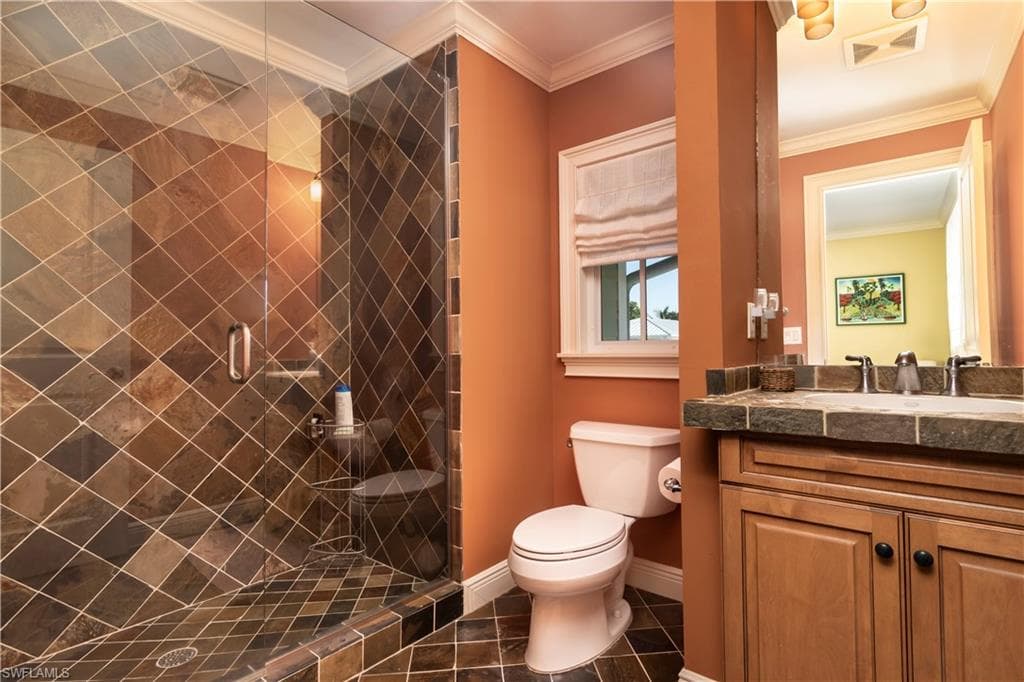 645 Broad Ave S, Naples, FL 34102-28