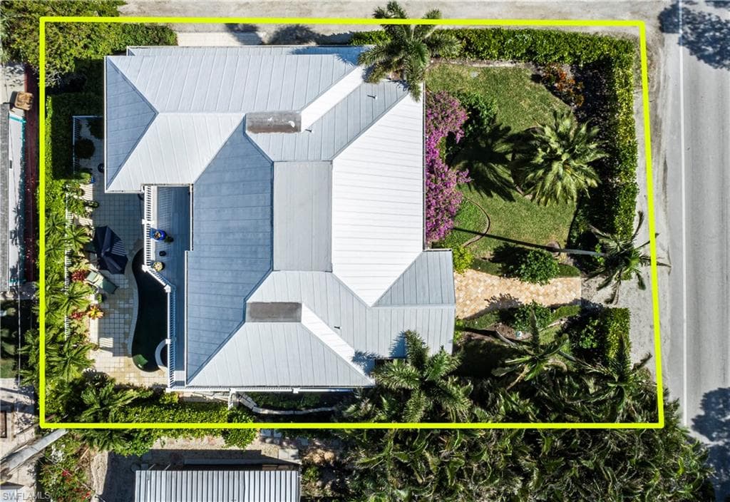 645 Broad Ave S, Naples, FL 34102-30