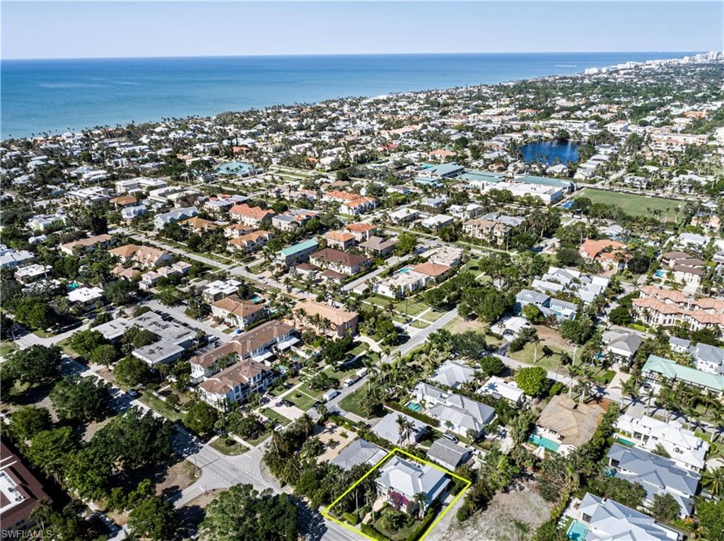 645 Broad Ave S, Naples, FL 34102-33