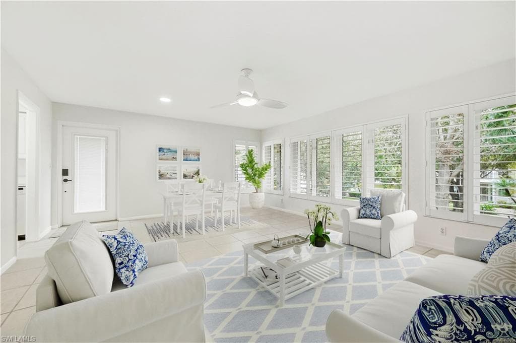 290 4th St S 202, Naples, FL 34102-12