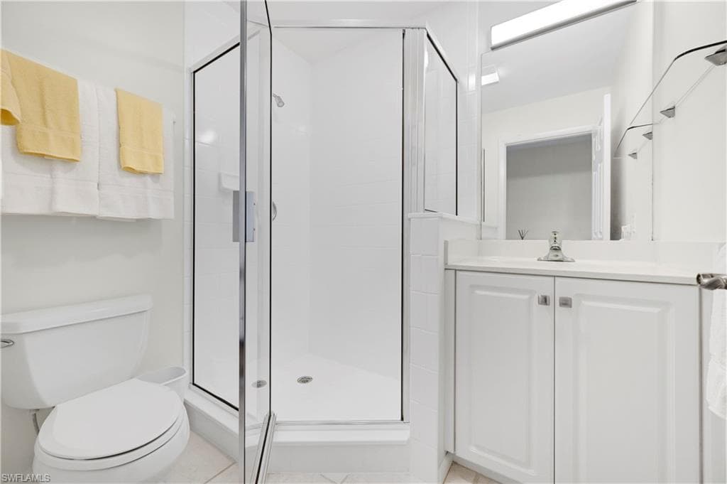 290 4th St S 202, Naples, FL 34102-17