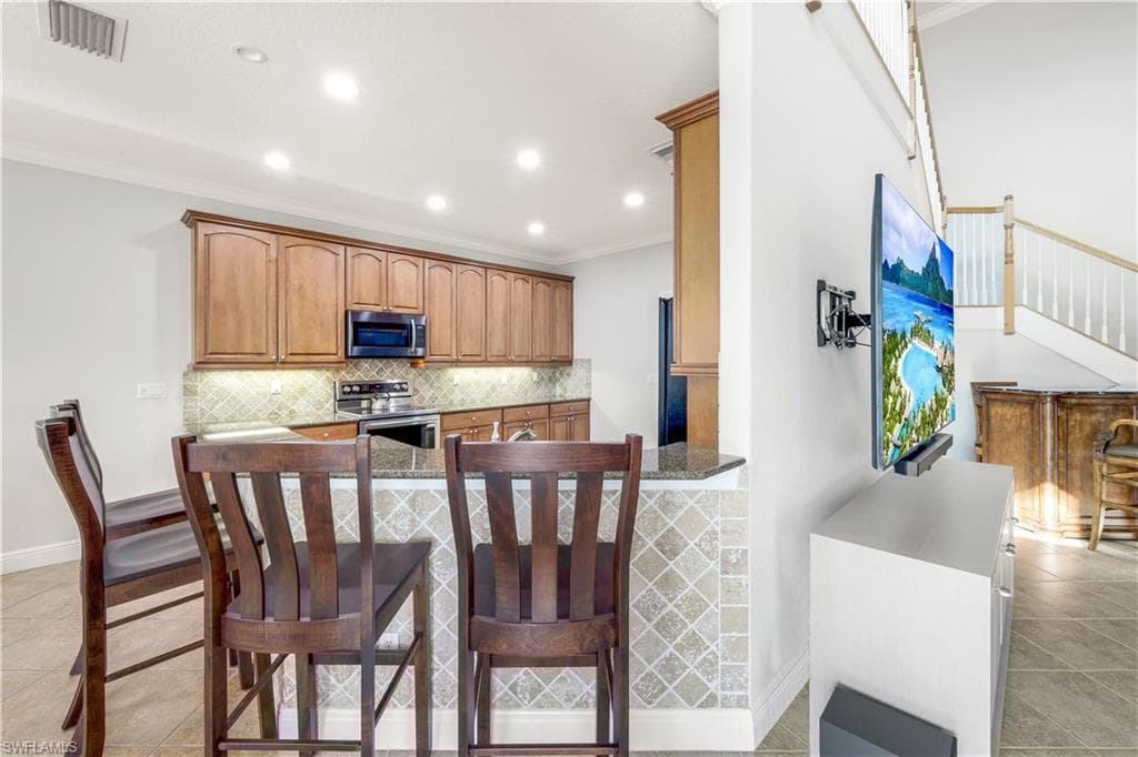 9174 Treeside Ct, Naples, FL 34120-12