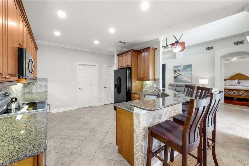 9174 Treeside Ct, Naples, FL 34120-13