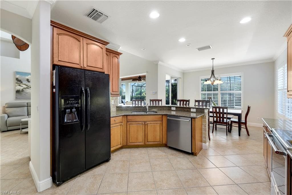 9174 Treeside Ct, Naples, FL 34120-16