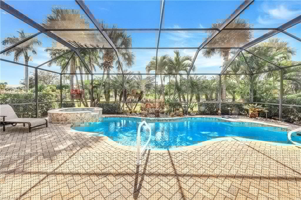 9174 Treeside Ct, Naples, FL 34120-1
