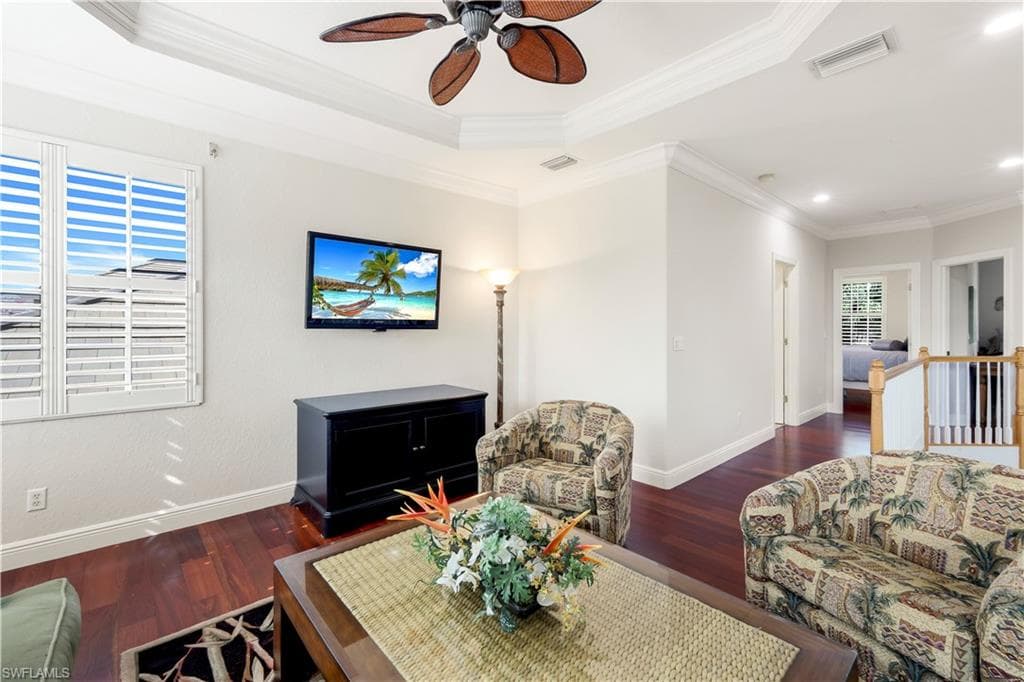 9174 Treeside Ct, Naples, FL 34120-19