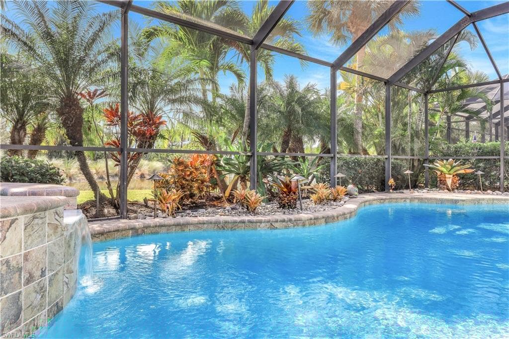 9174 Treeside Ct, Naples, FL 34120-4
