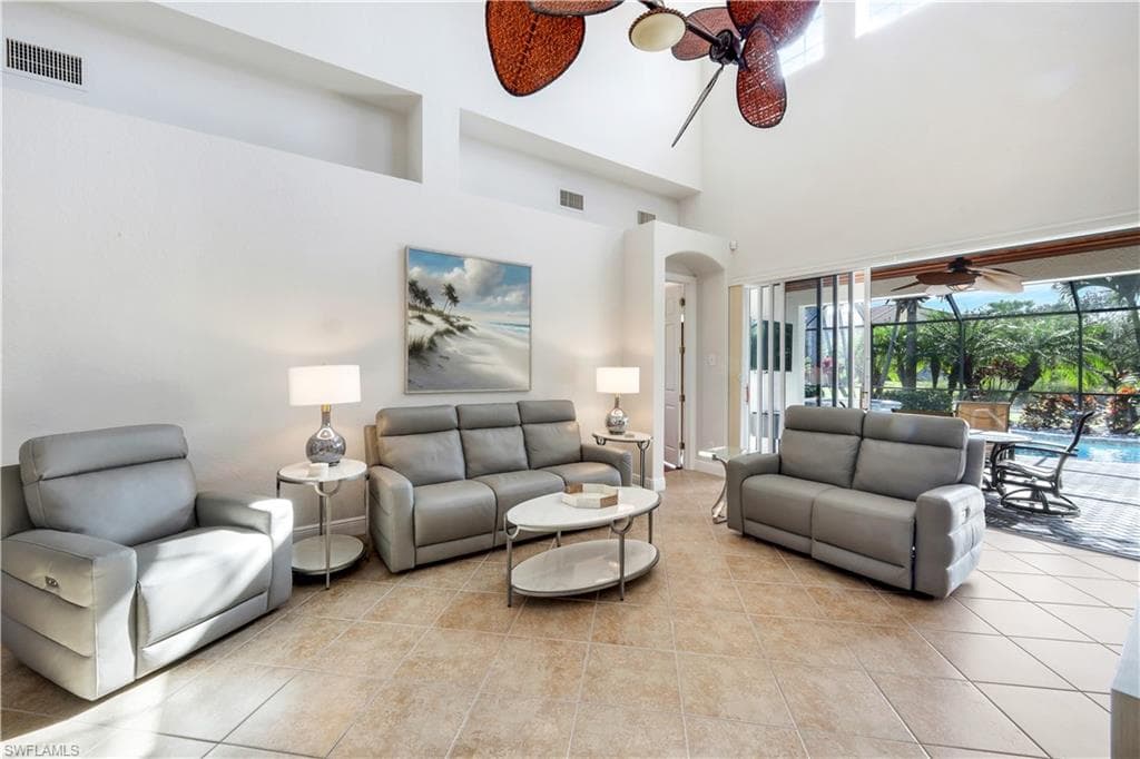 9174 Treeside Ct, Naples, FL 34120-7