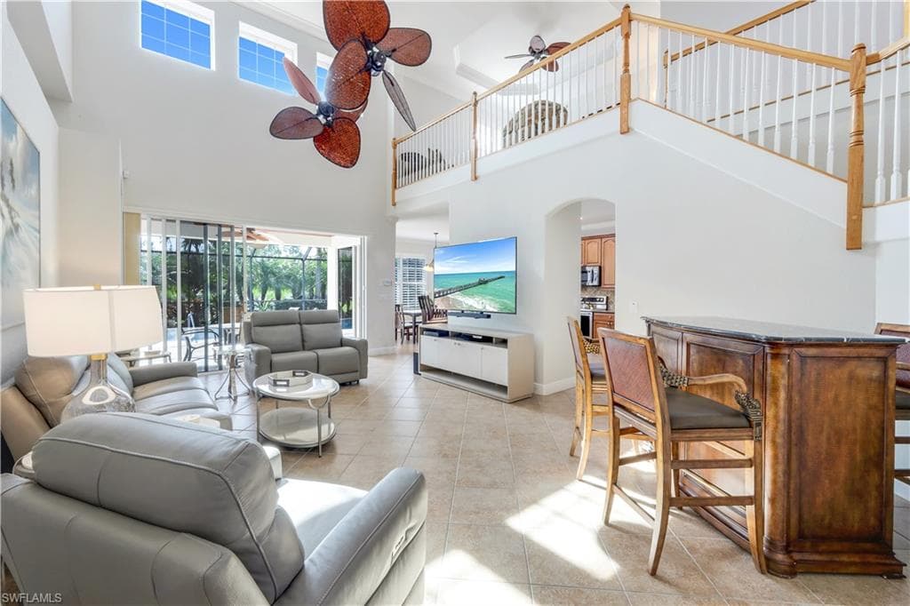 9174 Treeside Ct, Naples, FL 34120-8