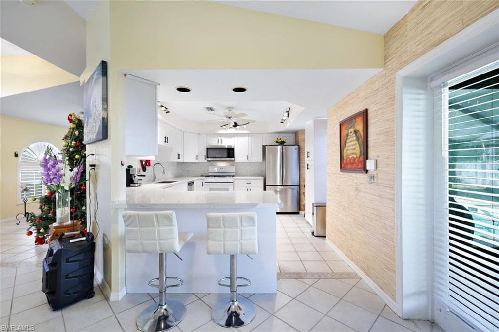 208 Plainfield St, Lehigh Acres, FL 33936-4
