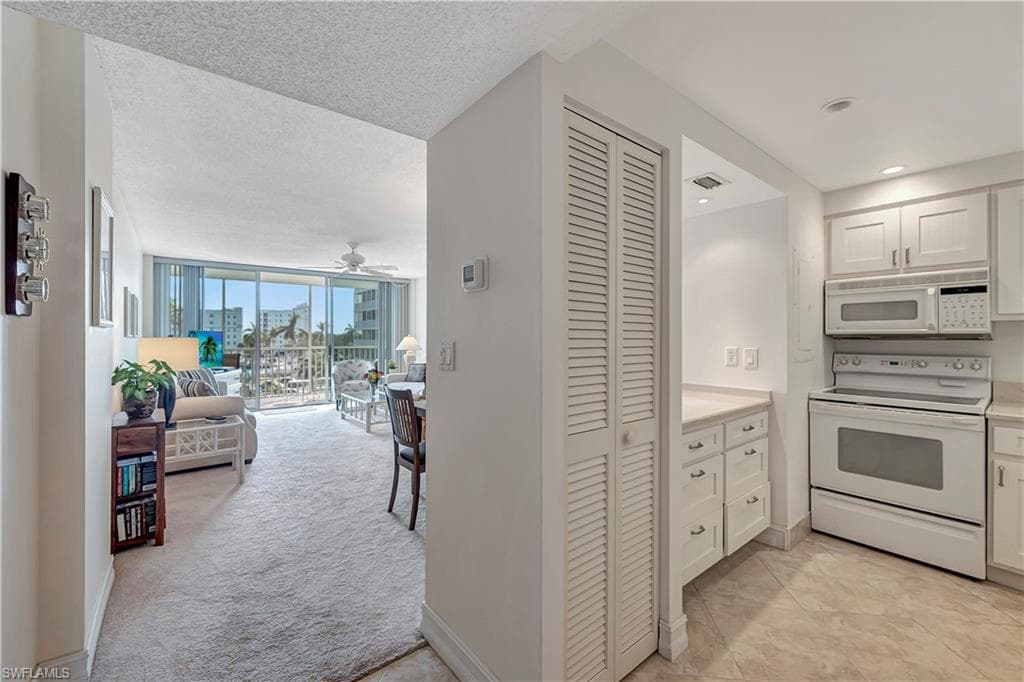 5 Bluebill Ave 412, Naples, FL 34108-23