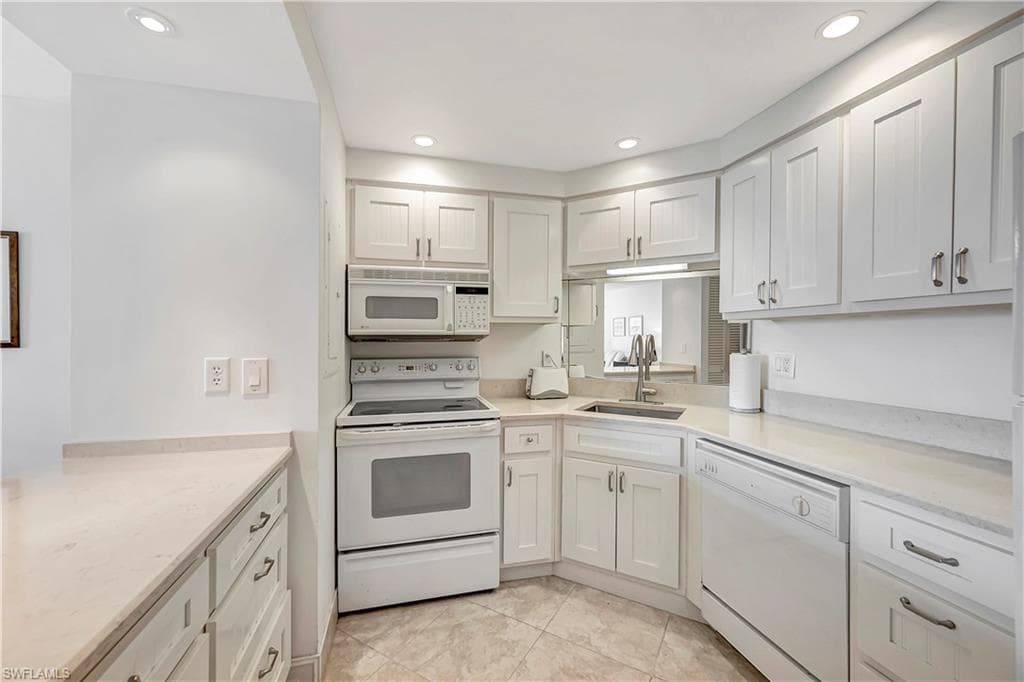 5 Bluebill Ave 412, Naples, FL 34108-8