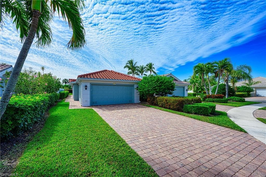 28128 Goby Trl, Bonita Springs, FL 34135-5