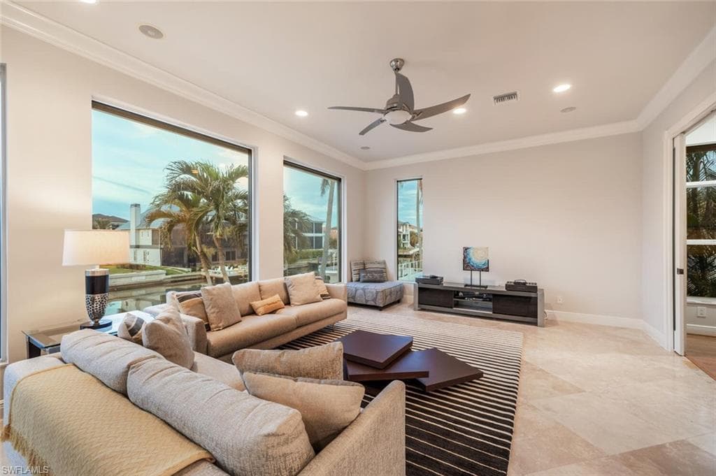319 Lagoon Ave, Naples, FL 34108-19