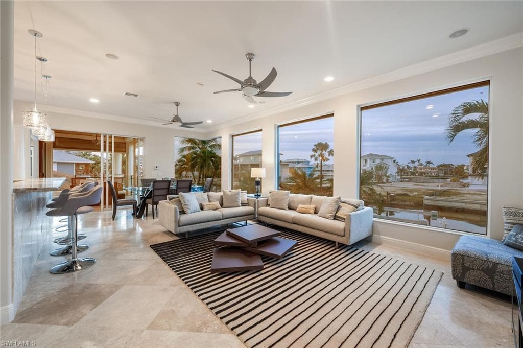 319 Lagoon Ave, Naples, FL 34108-20