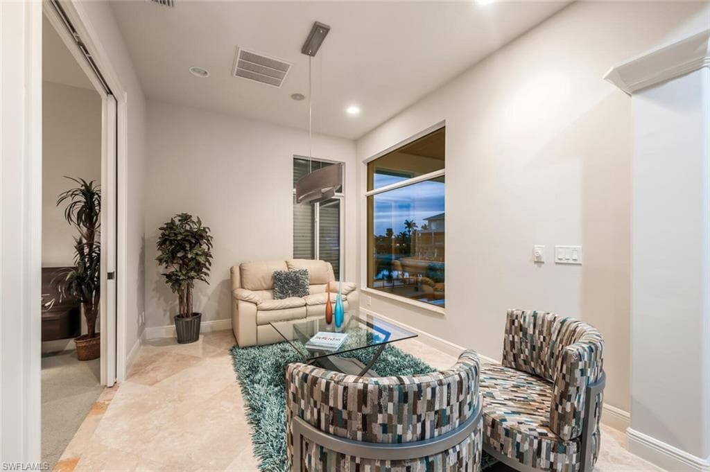 319 Lagoon Ave, Naples, FL 34108-28