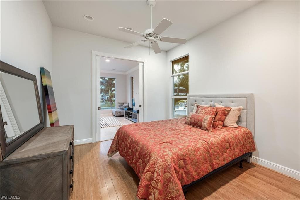 319 Lagoon Ave, Naples, FL 34108-29