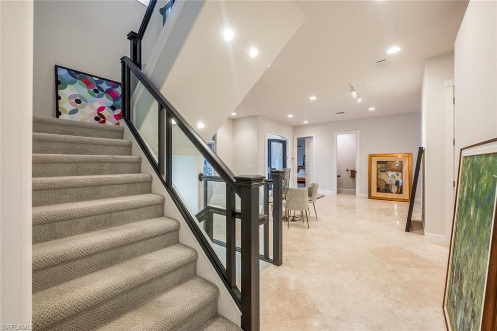 319 Lagoon Ave, Naples, FL 34108-31