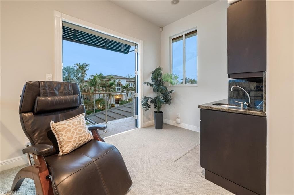 319 Lagoon Ave, Naples, FL 34108-34