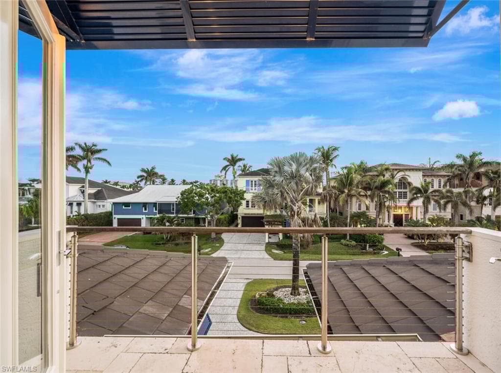 319 Lagoon Ave, Naples, FL 34108-36